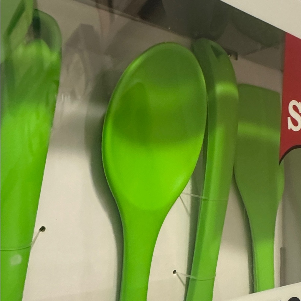 Chef Smart Green Silicone Kitchenware Set. New with tags still - Picture 3 of 4